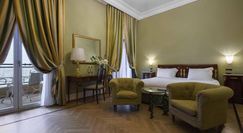 Image of Deluxe Double Room with View 9