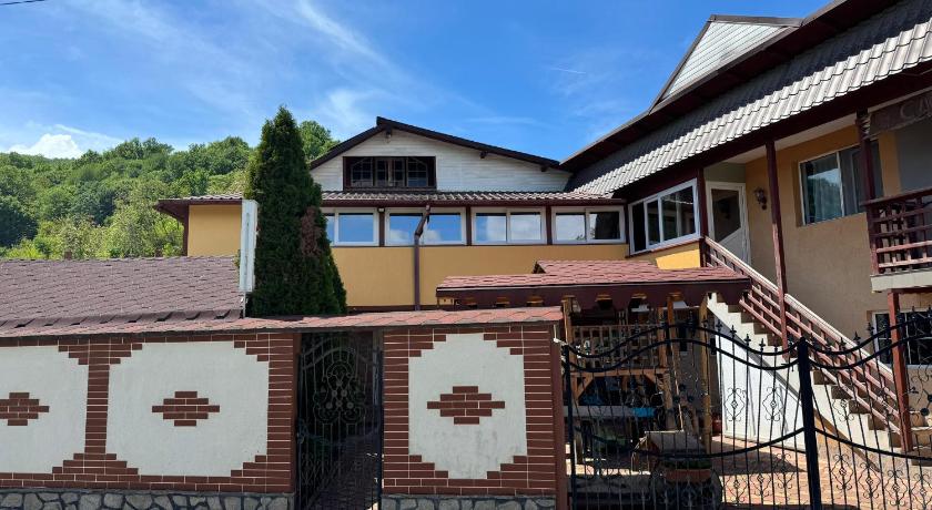 Casa Leo și Georgiana