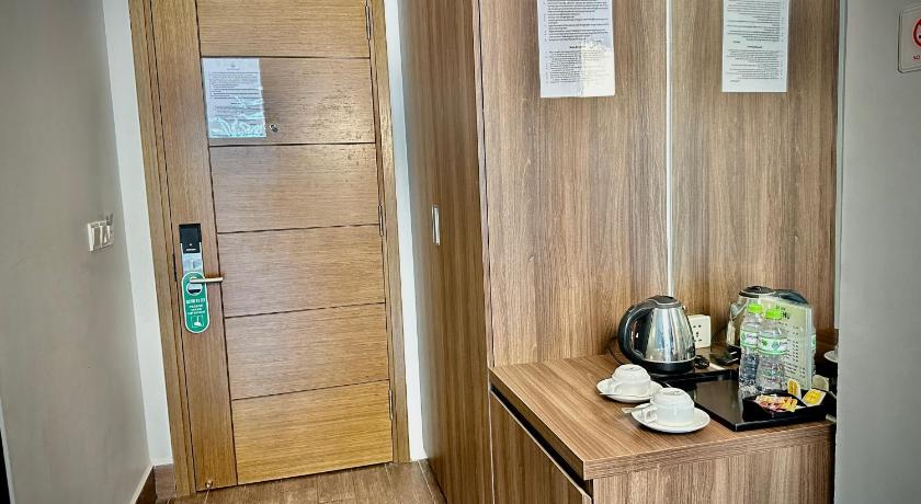 Image of Deluxe King Sea View Room 9