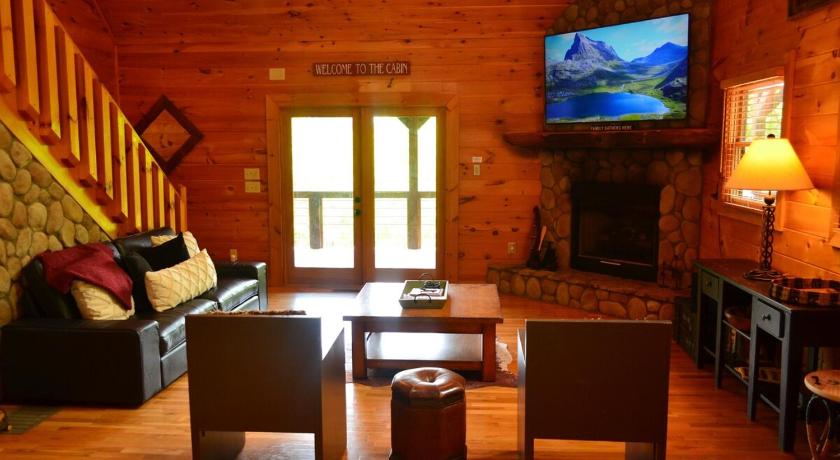 モーガントン (GA) Above Expectations-New Exterior-Sleeps 8-Hot Tub-Games Galore-Nature 4つ星 宿泊施設 スイート