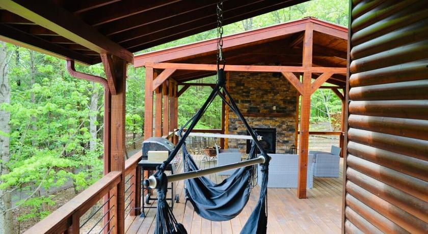 モーガントン (GA) Above Expectations-New Exterior-Sleeps 8-Hot Tub-Games Galore-Nature 4つ星 宿泊施設 プール