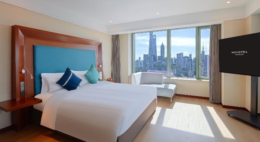 Image of Superior Room with one king-size bed 1