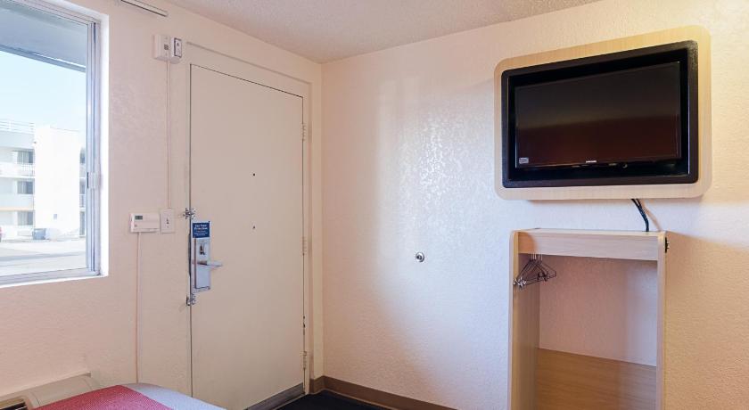 Motel 6-Denver, CO - Federal Boulevard