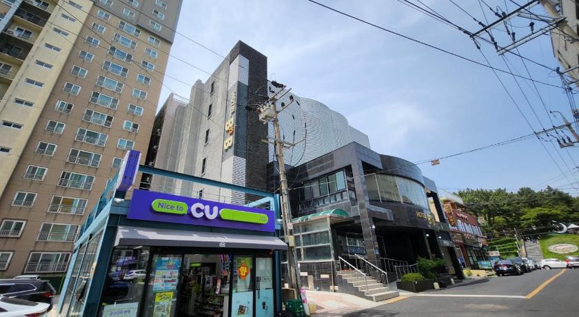 Jeju Gallery Hotel BnB 3-Star Hotel lobby