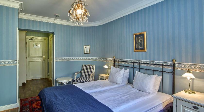 Image of Standard King Room 7