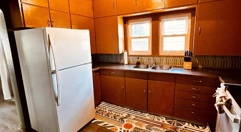 Russell (KS) Condo 2BD2BAGrillLaundry-8PP-Pet Friendly 4-Star Accommodation lobby