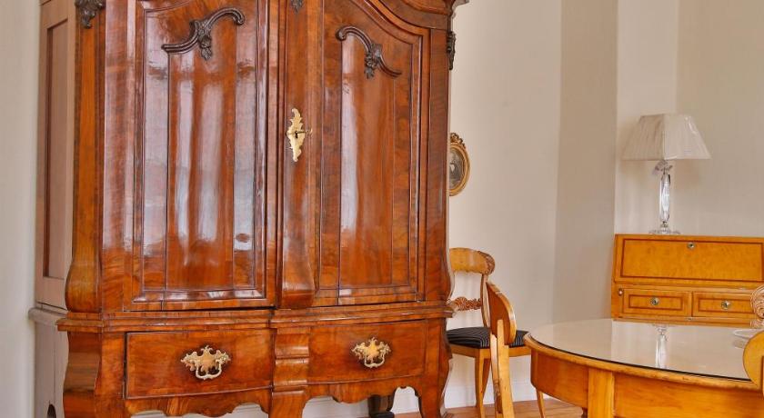 Image of Romeo 10
