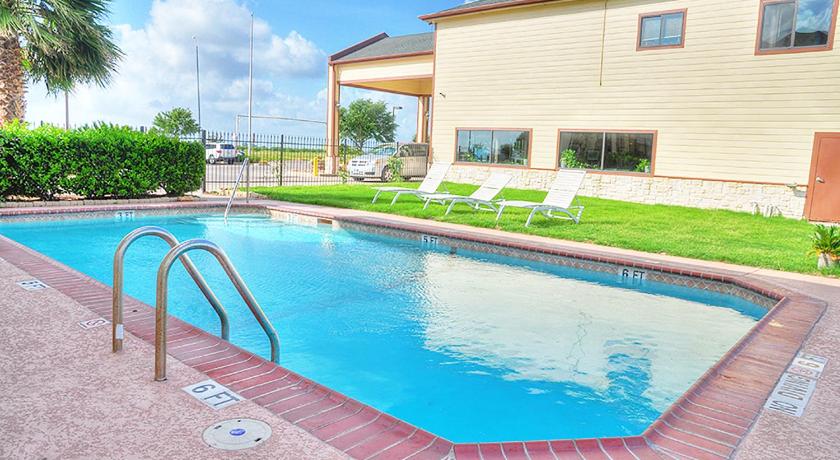 Lone Star Inn and Suites Victoria photo