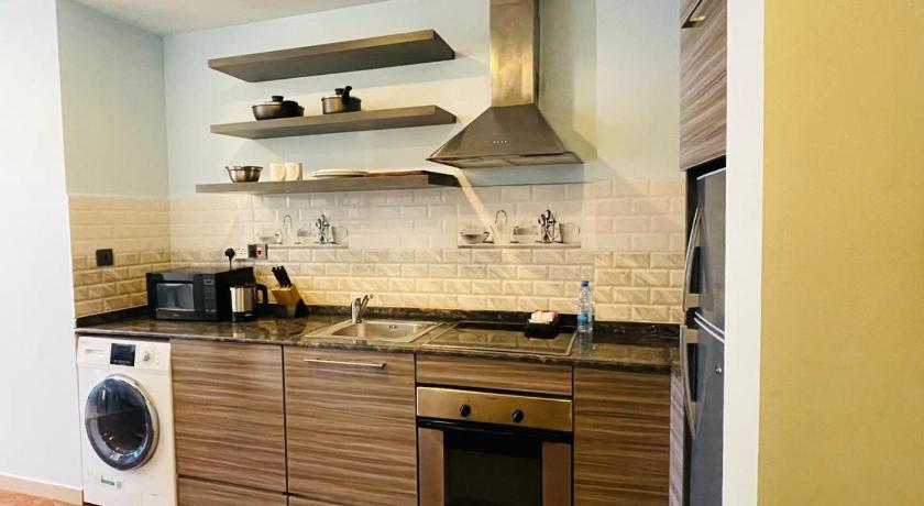 Image of 1-Bedroom Marina View Apartment for 2 Adults 13