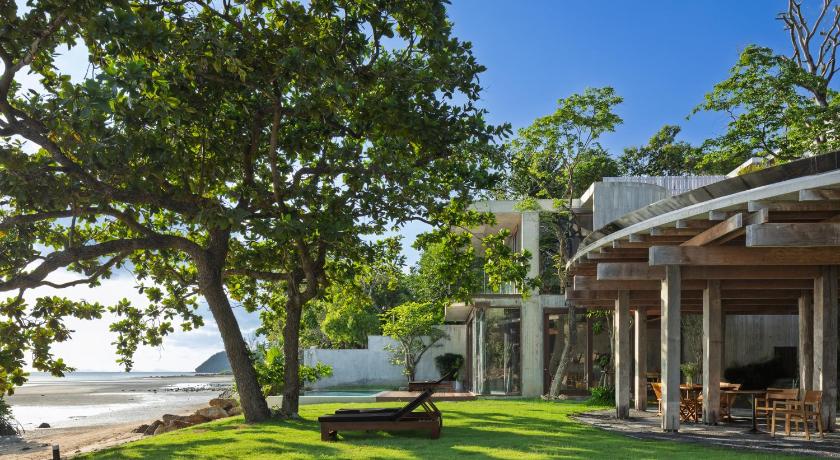 Vows Villa Beachfront - image 23