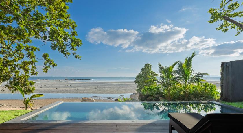 Vows Villa Beachfront - image 2