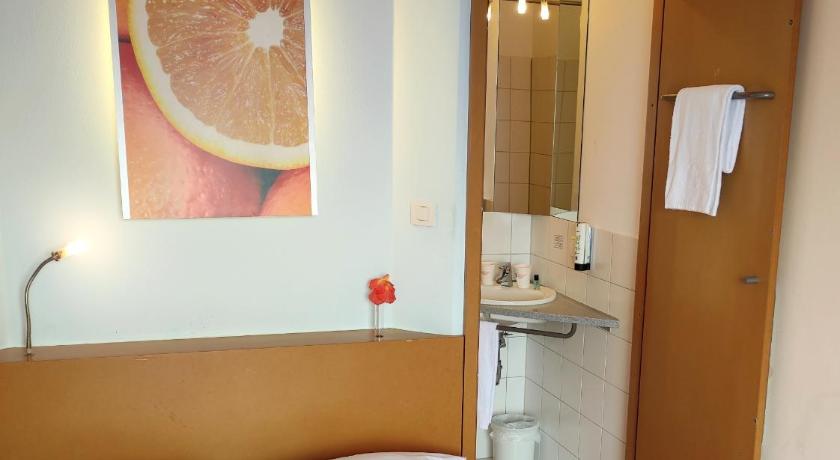 Standard szoba kétszemélyes ággyal (Standard Double Room) fotója 6