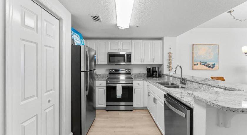 Image of Three-Bedroom Apartment 7