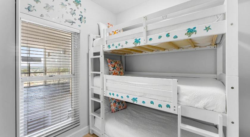 Image of Three-Bedroom Apartment 8