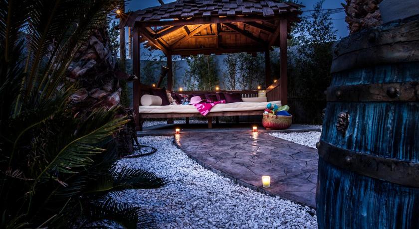 Image of Privilege suite Barbe Noire 8