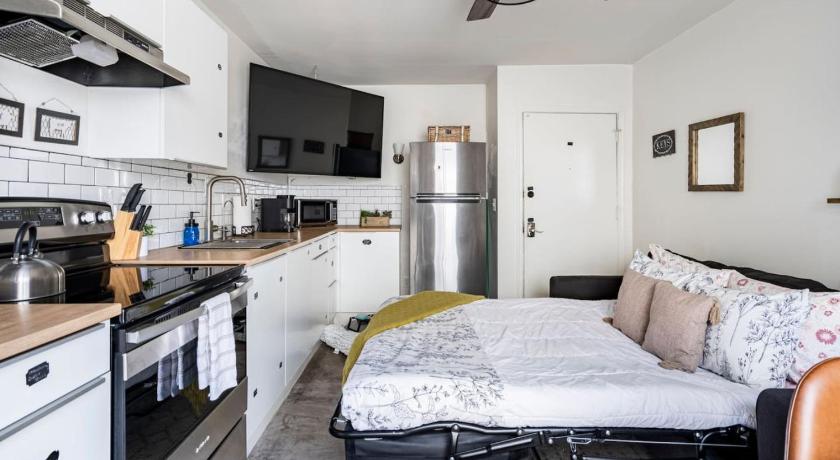 Tucson (AZ) Bright 2BR Oasis Desert Charm and BBQ Nights 4-Star Accommodation amenity