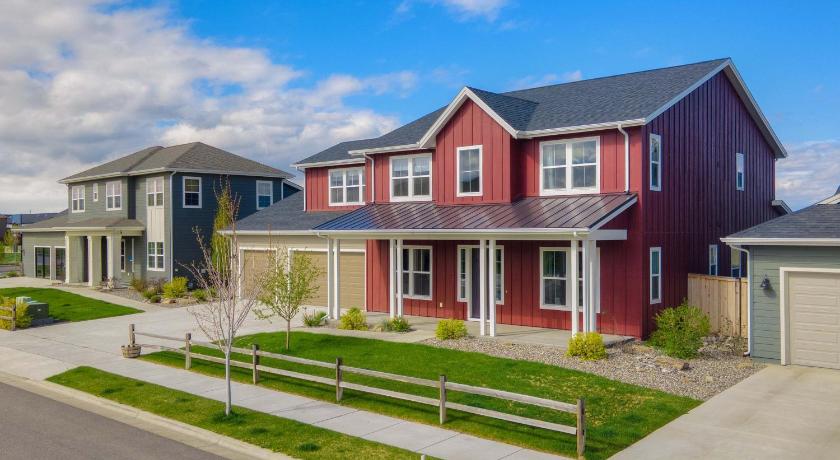 Belgrade (MT) Cozy Montana Escape Near Bozeman & Yellowstone 4-Star Accommodation pool