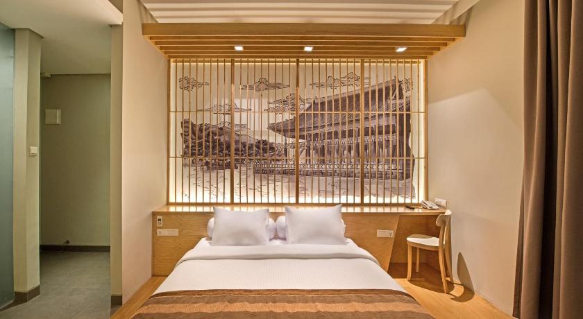 Image of King Suite with Balcony 9