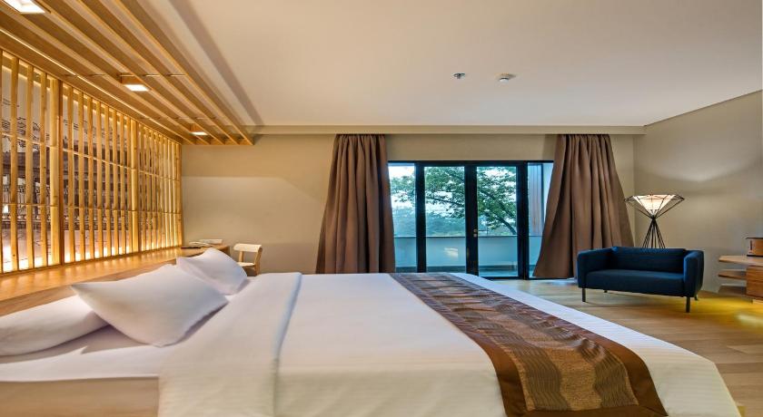 Image of King Suite with Balcony 1