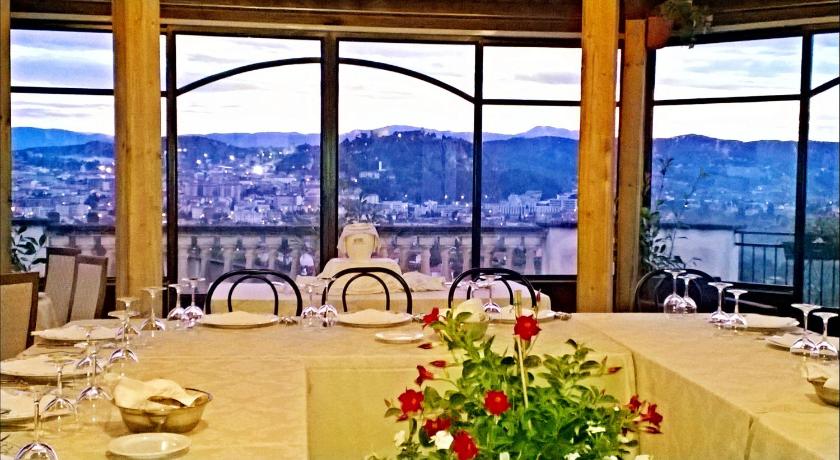 カンポバッソ Hotel Rinascimento 4つ星 ホテル 施設