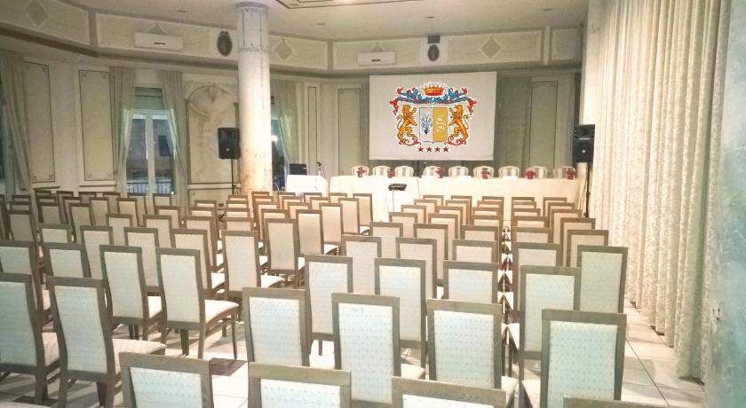 カンポバッソ Hotel Rinascimento 4つ星 ホテル 施設