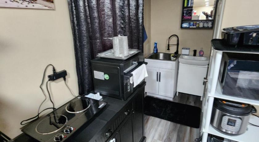 덴버 (CO) Entire Basement with private Entrance within walking distance from the Gaylord hotel 3성급 숙소 레스토랑
