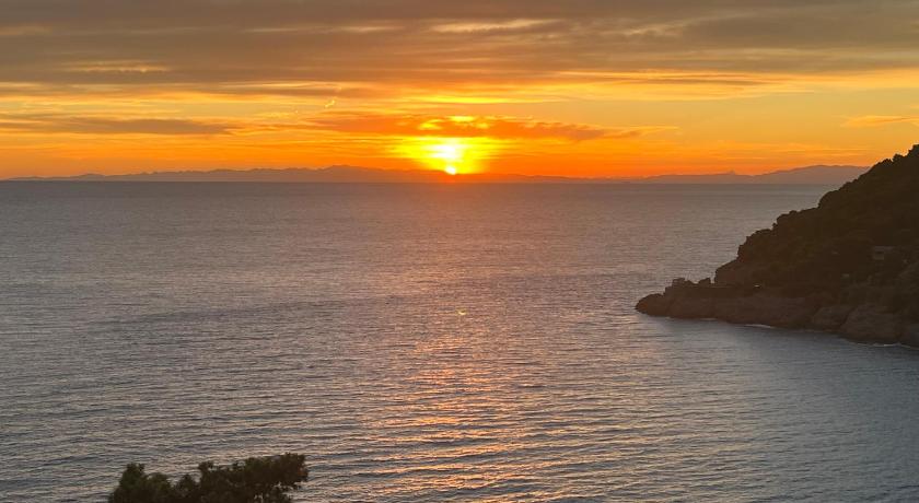 VILLA ROSA CON SPLENDIDA VISTA MARE