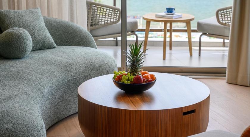 Image of Executive Suite 6