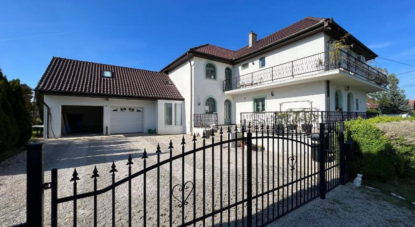 White House Zalakaros