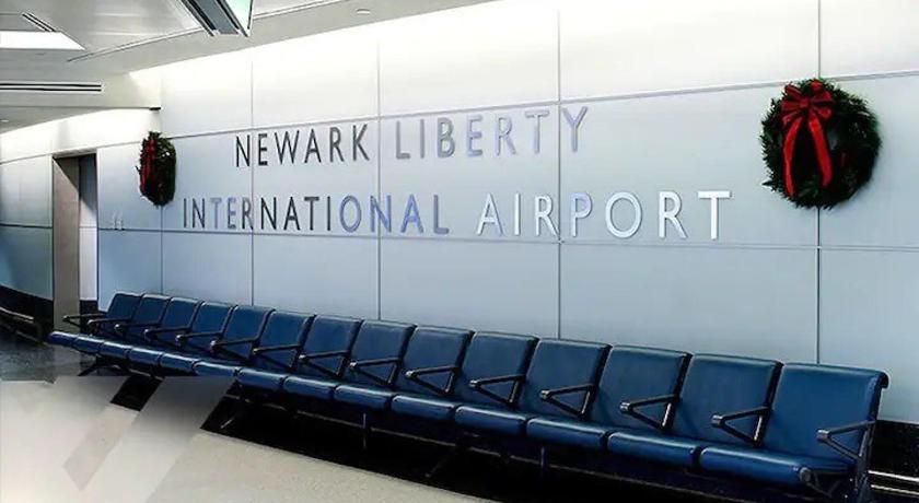 Hoboken (NJ) City Escape with 2 Baths, 10 beds and We Pay Half Parking for 2 cars, NYC in 15 min 3-Star Accommodation restaurant