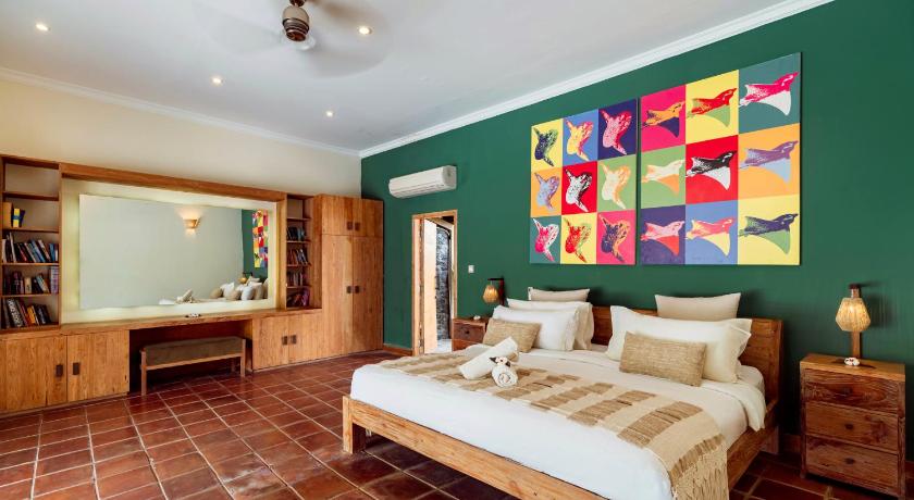 Image of Six-Bedroom Villa with Private Pool 7