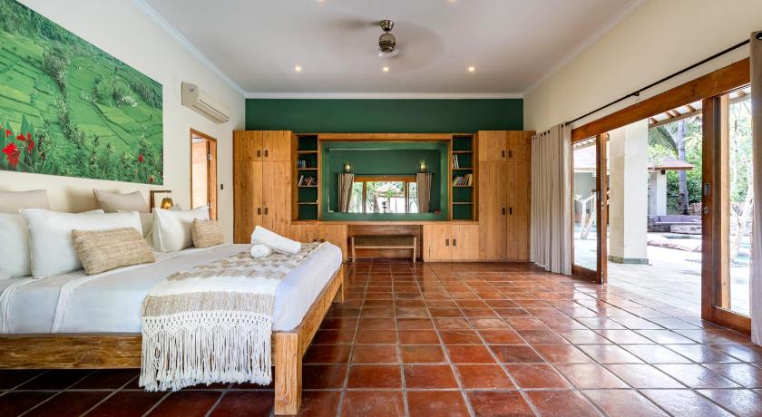 Image of Six-Bedroom Villa with Private Pool 5