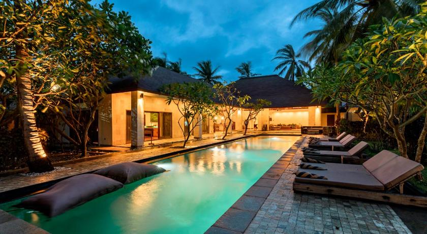 Image of Six-Bedroom Villa with Private Pool 3