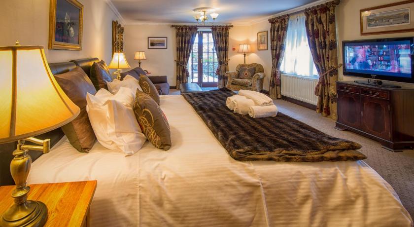 Image of King Suite with Whirlpool 0