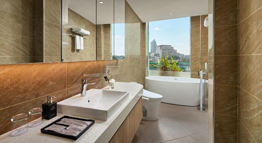 ハノイ The Hanoi Club Hotel & Residences 4つ星 ホテル レストラン