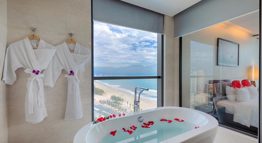 Image of Premier Deluxe Ocean View 3