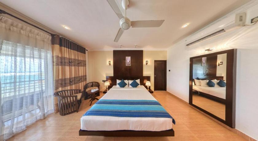 Image of Deluxe Sea View Double Room with Balcony 7