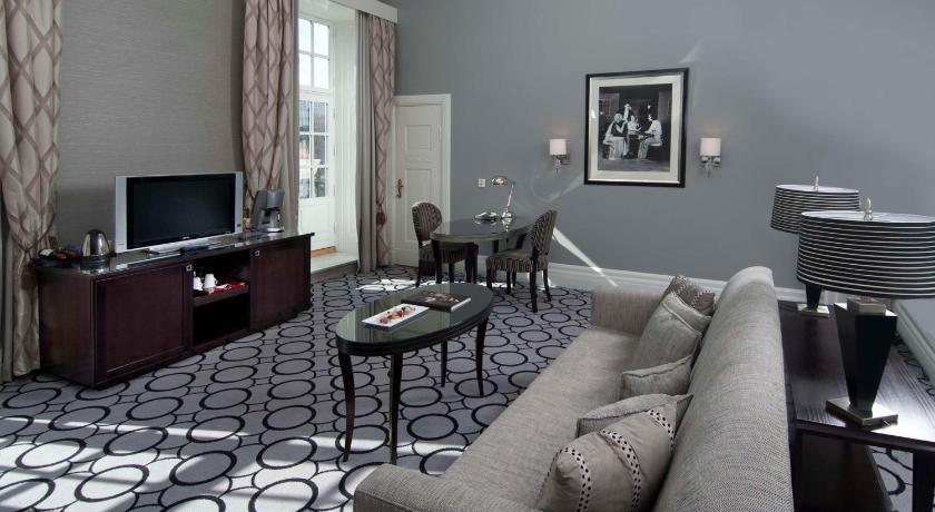 Image of Junior Suite 8