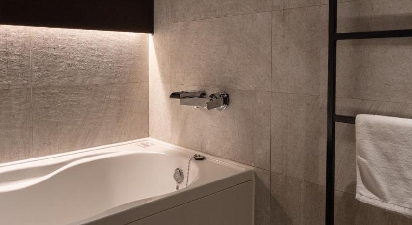 Image of Deluxe Suite 2