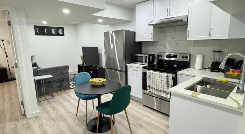 Modern Comfort in West Edmonton