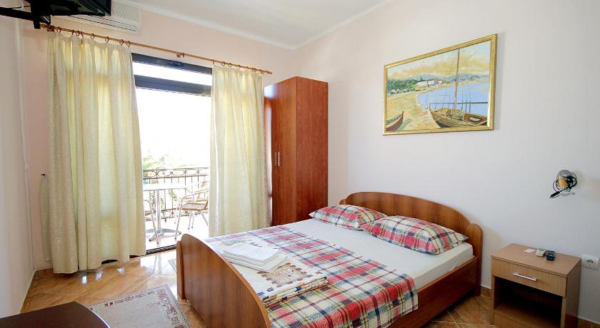 Image of Studio with Balcony (4 Adults) 0