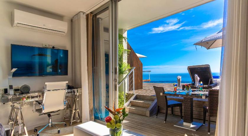 Image of Deluxe Suite with Terrace and Sea View - Sunset Suite 0