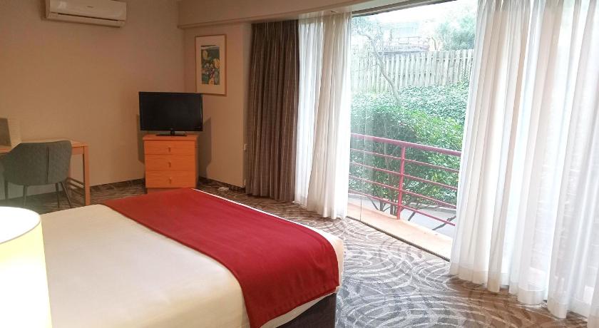 Image of Queen Bed Room 0