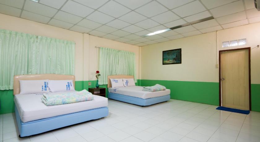 Image of Premier Family Room 4