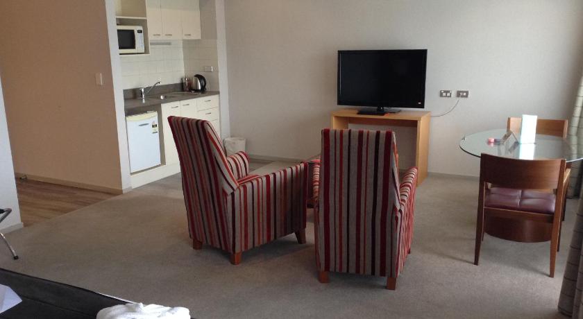 Image of King Deluxe 3