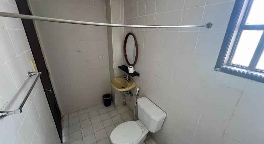 Image of Family Room 14