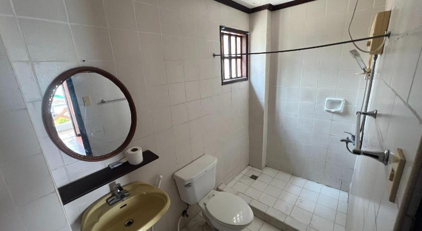 Image of Family Room 8
