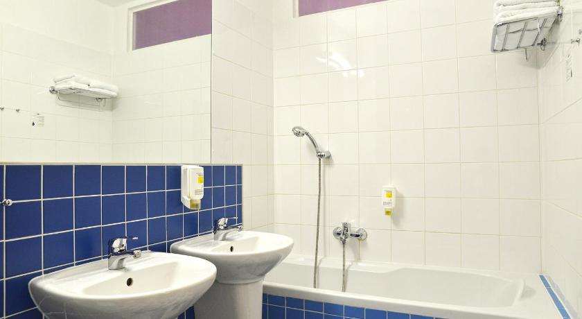Image of Family Suite 2