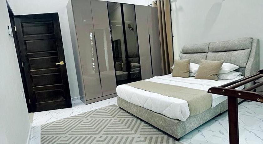 ブキットパヨン Husna White Homestay 4つ星 ゲストハウス スイート