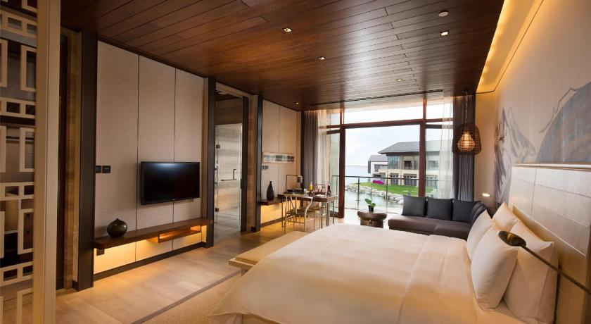 Image of Grand Deluxe King 1